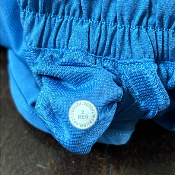 Lululemon Hotty Hot Low-Rise Lined Short 2.5” Pink, Orange, Yellow, Blue Size 2 - Picture 14 of 14